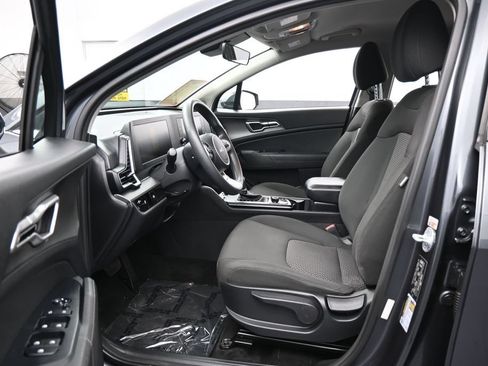 Used 2023 Kia Sportage LX AWD/4WD image 10