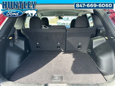 Used 2019 Jeep Cherokee Latitude w/ Cold Weather Group AWD/4WD image 8