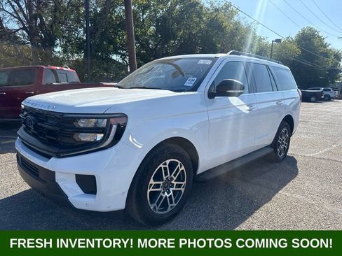Used 2025 Ford Expedition Active AWD/4WD image 5