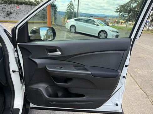 Used 2015 Honda CR-V LX image 18