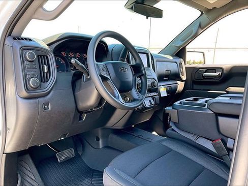 New 2026 Chevrolet Silverado 1500 Custom Trail Boss w/ LPO, Dark Essentials Package AWD/4WD image 8