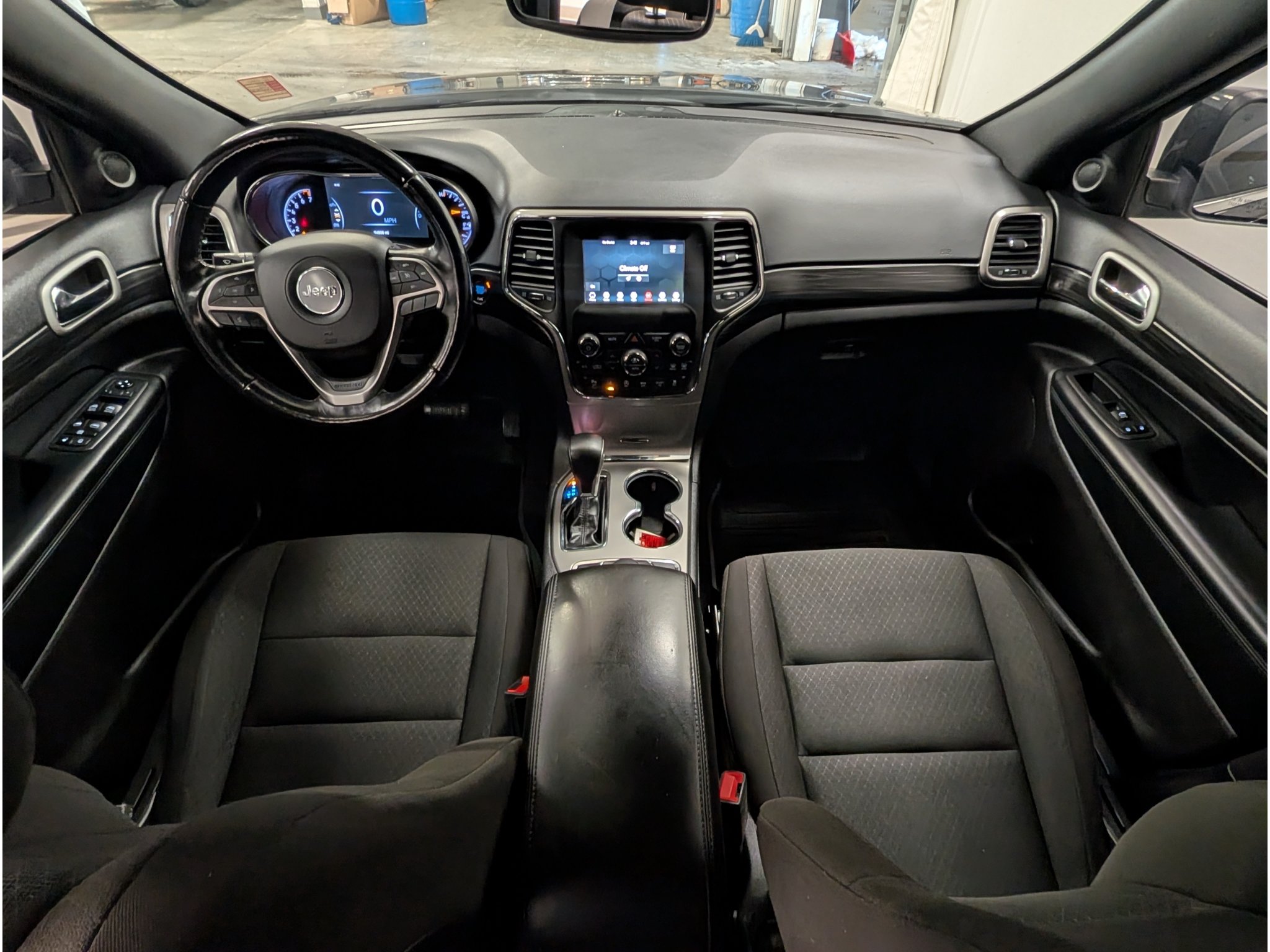 Used 2021 Jeep Grand Cherokee Laredo AWD/4WD image 11