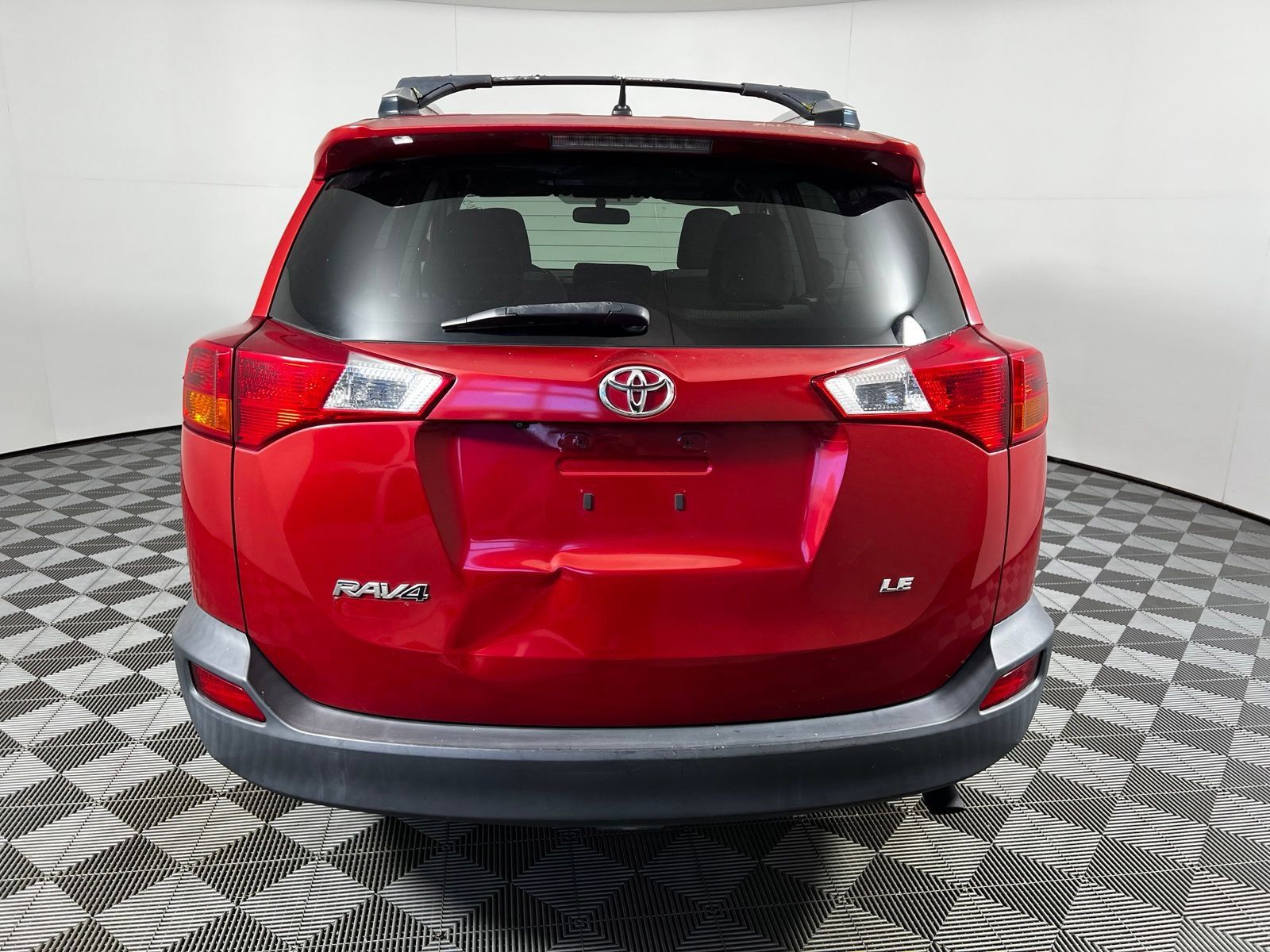 Used 2014 Toyota RAV4 LE FWD image 6