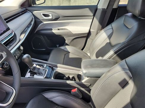 Used 2022 Jeep Compass Latitude image 21