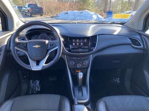 Used 2022 Chevrolet Trax LT w/ Driver Confidence Package image 13