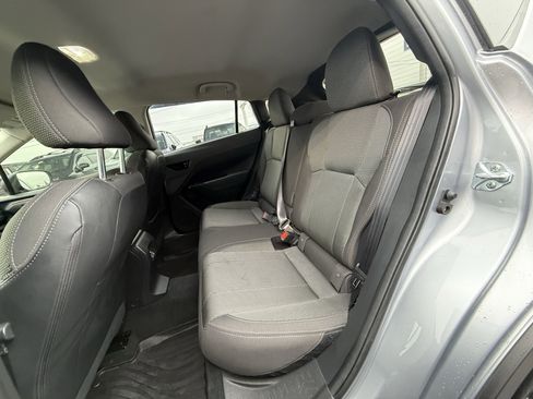 Used 2024 Subaru Crosstrek 2.0i Premium w/ Crosstrek Mirror Package AWD/4WD image 9