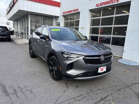 Used 2022 Buick Envision Essence w/ Technology Package I image 2