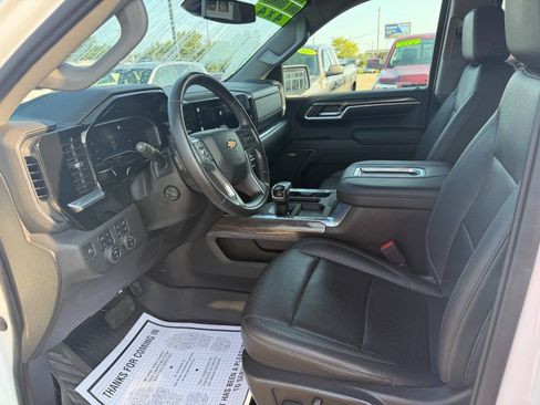 Used 2022 Chevrolet Silverado 1500 LTZ AWD/4WD image 10
