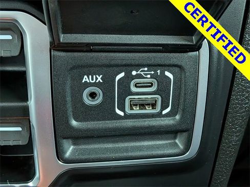 Used 2025 Jeep Wrangler Unlimited Rubicon image 23