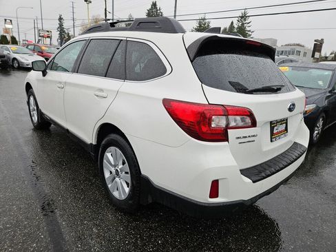 Used 2017 Subaru Outback 2.5i Premium image 6