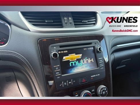 Used 2015 Chevrolet Traverse LT w/ Style and Technology Package FWD image 31