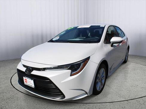 Certified 2024 Toyota Corolla LE w/ LE Convenience Package image 4