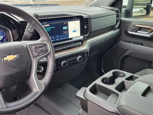 Used 2025 Chevrolet Silverado 2500 LT w/ Texas Edition image 24