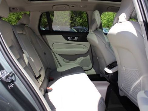New 2026 Volvo V60 B5 Cross Country Ultra w/ Protection Package Premier AWD/4WD image 17