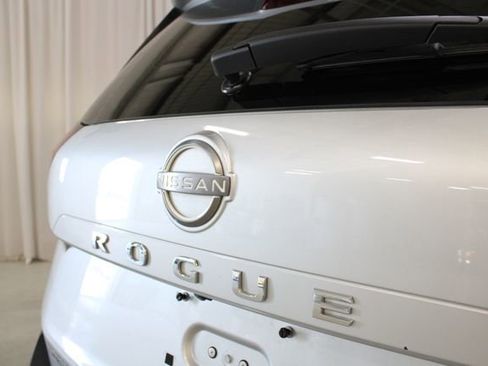 Used 2022 Nissan Rogue SV w/ SV Premium Package AWD/4WD image 31