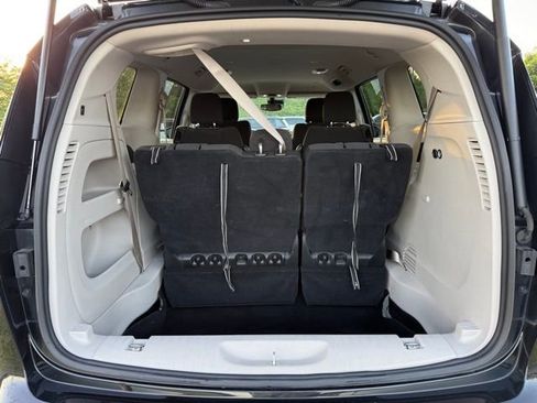 Used 2023 Chrysler Voyager LX FWD image 29