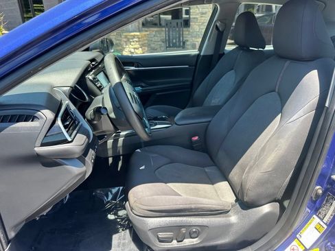 Used 2018 Toyota Camry LE FWD image 10