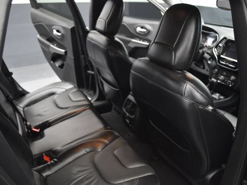 Used 2019 Jeep Cherokee Limited AWD/4WD image 22