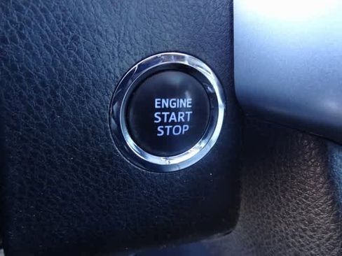 Used 2014 Toyota Highlander Limited Platinum image 26