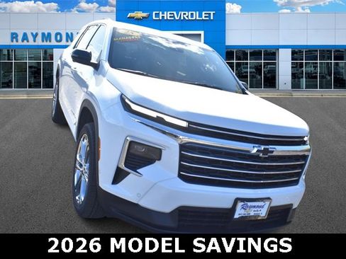 New 2025 Chevrolet Traverse LT w/ Enhanced Driving Package image 9