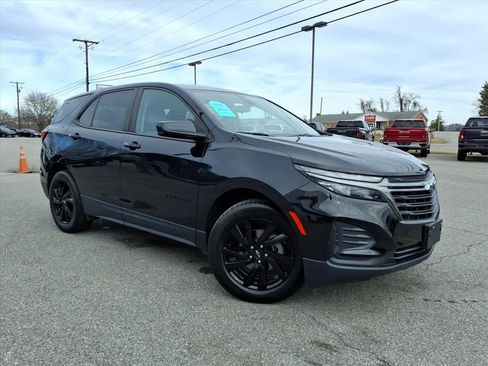 Used 2023 Chevrolet Equinox LS w/ LS Convenience Package image 2