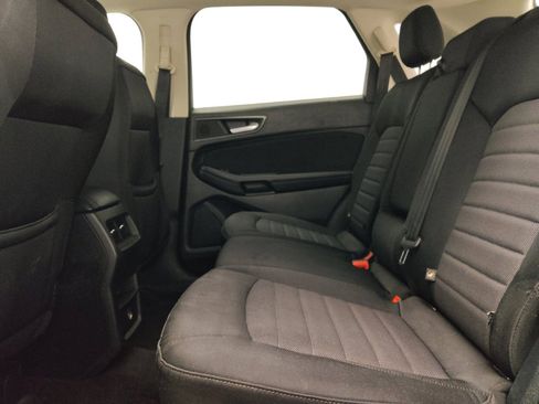 Used 2016 Ford Edge SE image 18