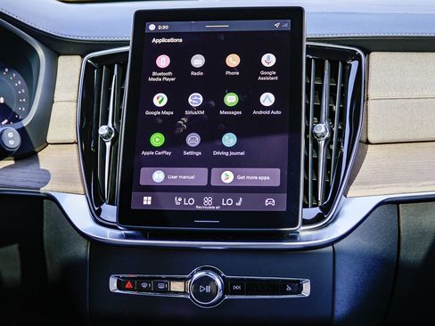 Certified 2026 Volvo XC90 B6 Plus w/ Protection Package image 15