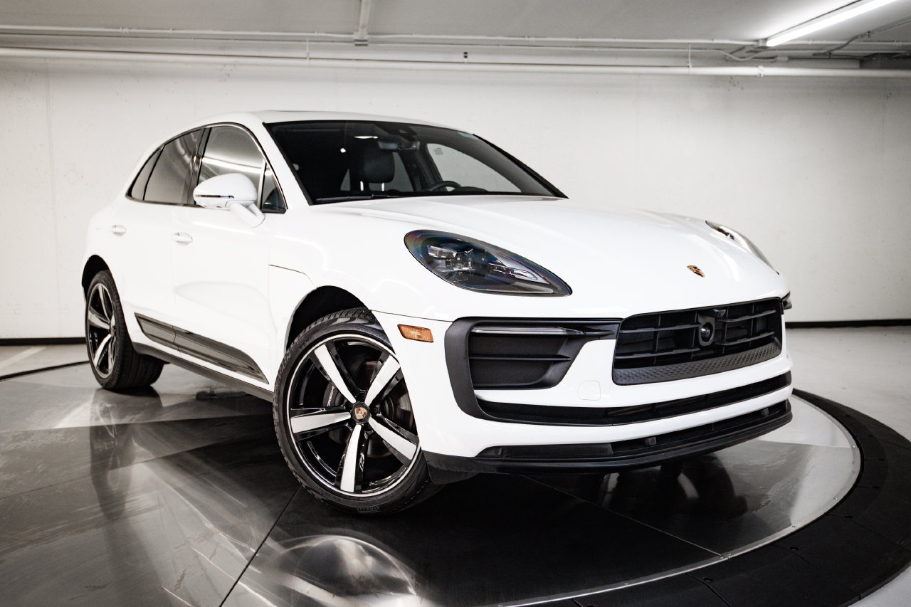Certified 2026 Porsche Macan AWD/4WD image 9