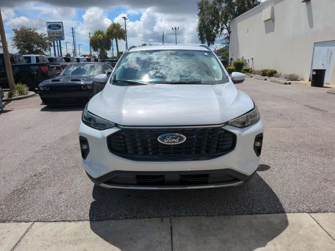 Used 2026 Ford Escape SE w/ PHEV Premium Package FWD image 3