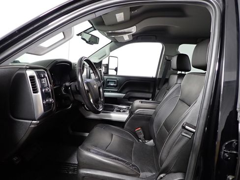 Used 2019 Chevrolet Silverado 2500 LTZ w/ Duramax Plus Package AWD/4WD image 23