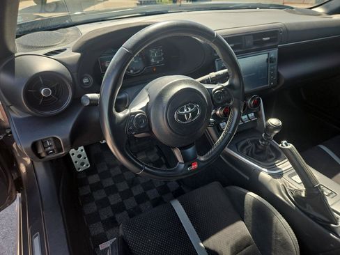 Used 2023 Toyota GR86 Premium RWD image 11