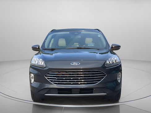 Certified 2020 Ford Escape Titanium w/ Titanium Premium Package 2.0 AWD/4WD image 37