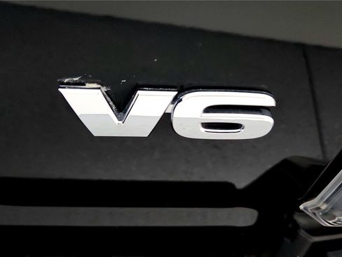 Used 2022 Toyota Tacoma TRD Off-Road w/ Technology Package image 13