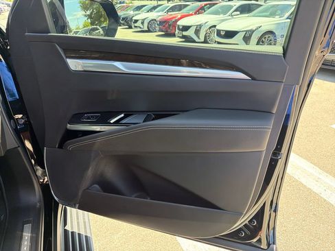 Used 2026 Cadillac Escalade Platinum Sport w/ LPO, ONYX Package AWD/4WD image 41