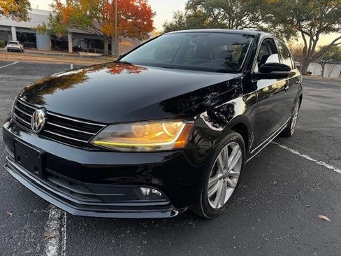 Used 2017 Volkswagen Jetta SEL image 3