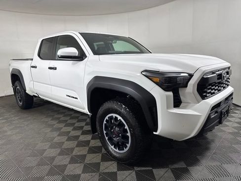 Used 2025 Toyota Tacoma TRD Off-Road w/ TRD Off Road Upgrade Package AWD/4WD image 1