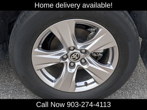 Used 2022 Toyota RAV4 XLE w/ Convenience Package AWD/4WD image 12