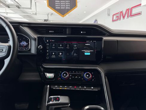 Used 2023 GMC Sierra 1500 Denali w/ Technology Package image 16