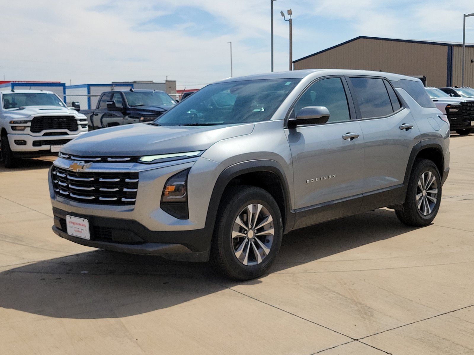 Used 2026 Chevrolet Equinox LT w/ Convenience Package II FWD image 1