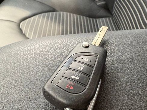 Used 2024 Toyota Camry SE image 34