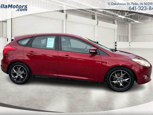 Used 2014 Ford Focus SE w/ Equipment Group 201A FWD image 2