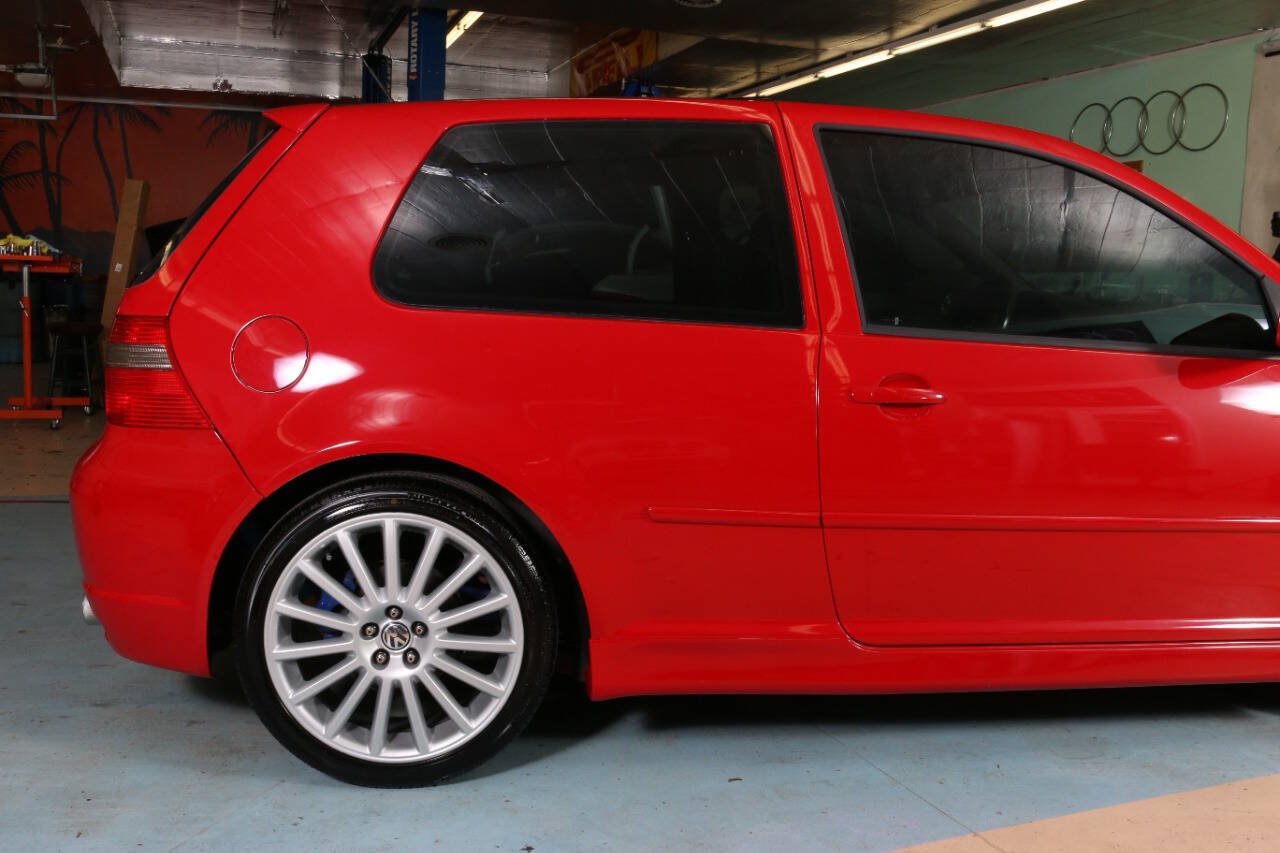 Used 2004 Volkswagen R32 AWD/4WD image 16