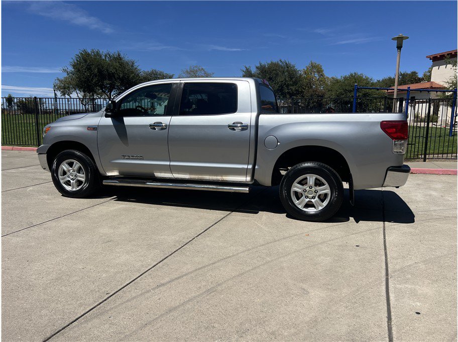 Used 2012 Toyota Tundra 4x4 CrewMax w/ Tow Pkg image 4