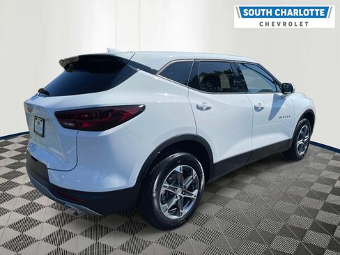 Used 2025 Chevrolet Blazer LT FWD image 4