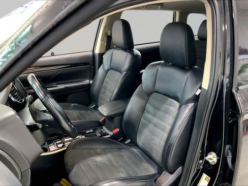 Used 2020 Mitsubishi Outlander SE FWD image 15
