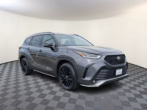 Used 2023 Toyota Highlander XSE AWD/4WD image 1