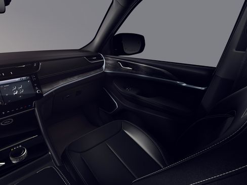 New 2026 Jeep Grand Cherokee L Limited image 7