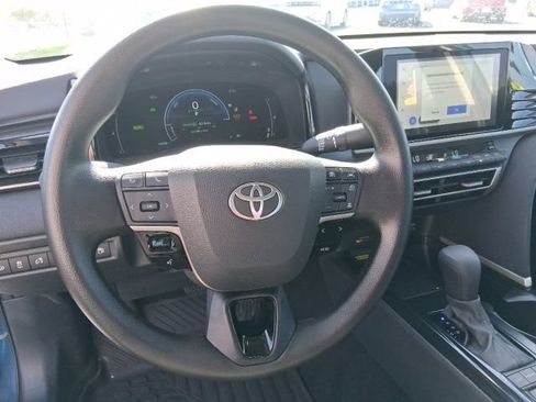 Used 2025 Toyota Camry LE AWD/4WD image 22