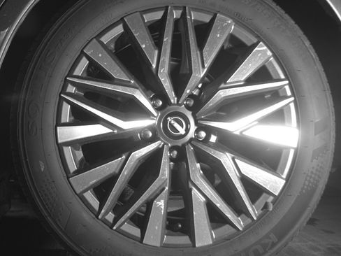 Used 2025 Nissan Altima 2.5 SV image 14