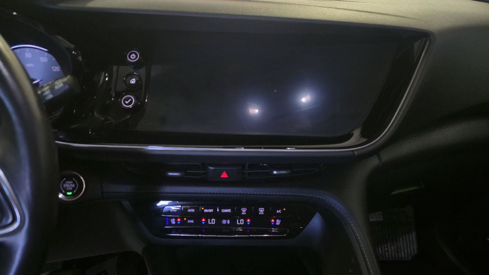 Used 2022 Buick Envision Avenir w/ Safety Package FWD image 17